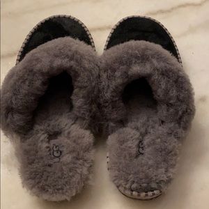 UGGS Slippers